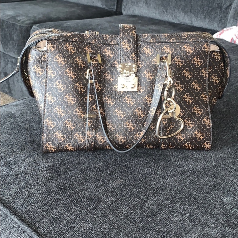 Satchel Guess bag and Guess wallet